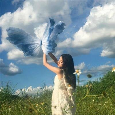 某影后之女夜店蹦迪，评论区两极分化，前后半年引热议